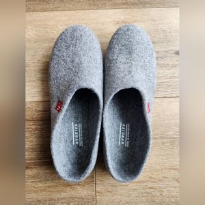 Mens Kyrgies Wool Slippers Gray Size 12-12.5